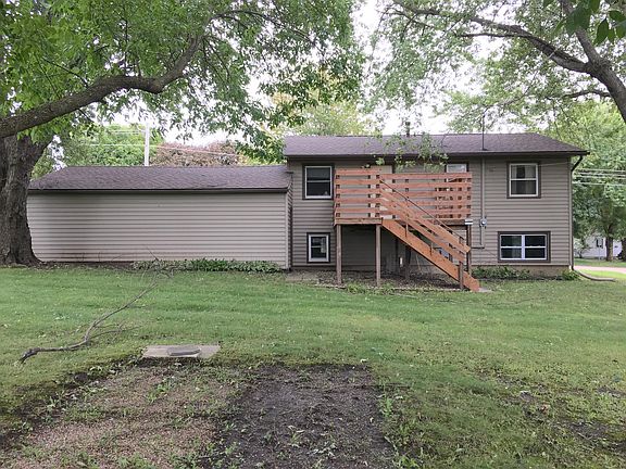 3rd image of 2414 Margaretha Ave