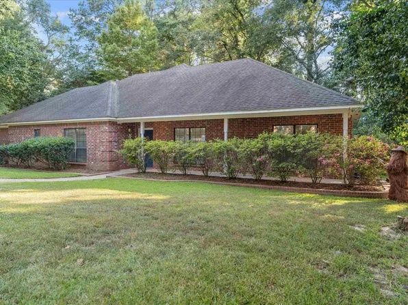 9211 Elm Tree Cir, Tyler, TX 75703