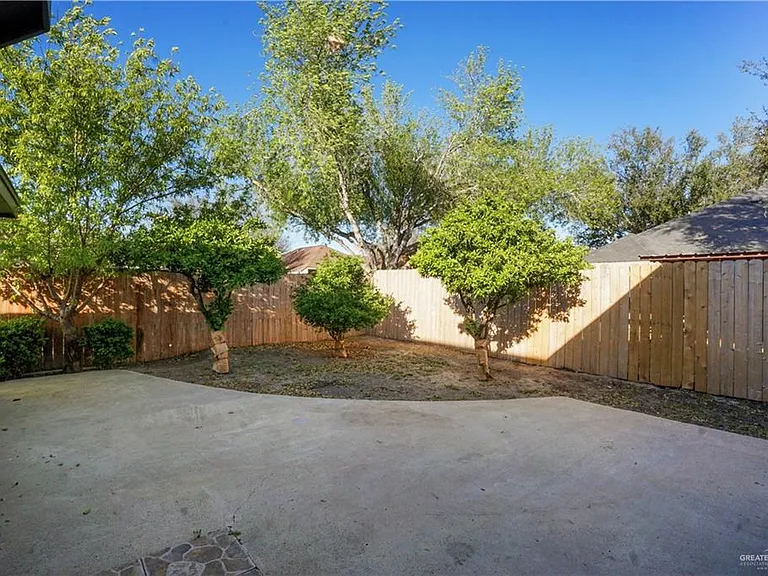 3506 N 34th Ln — Photo 12