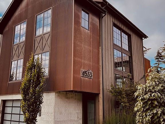 3rd image of 4533 Flying Goat Ave NE
