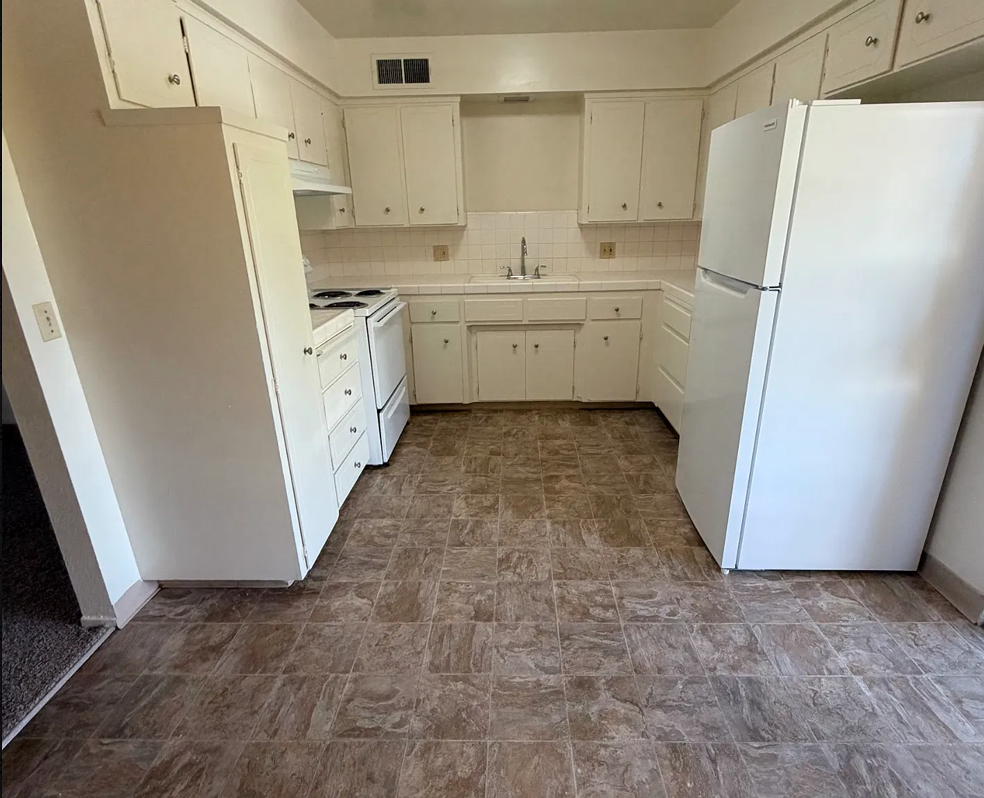 2 bed, 900 sqft, $1,200 — Photo 4