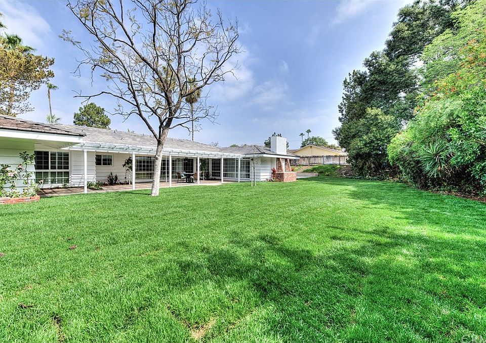 2nd image of 206 Capistrano Cir