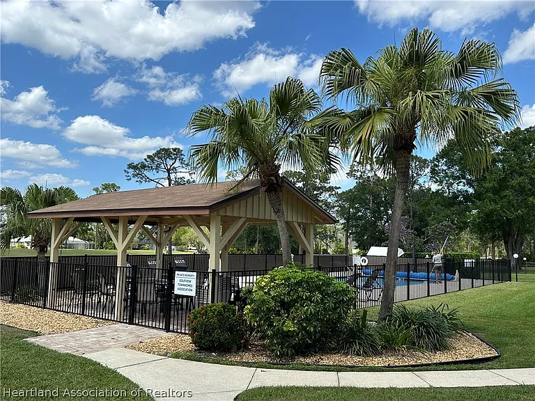 3847 Edgewater Dr — Photo 20