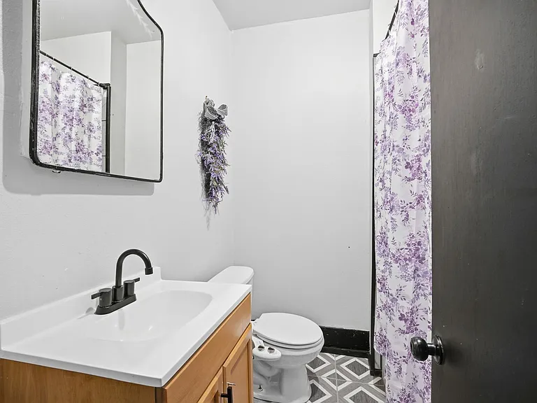 819 G St NW — Photo 23
