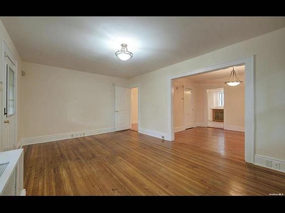 2nd image of 173 Rose St Floor 1