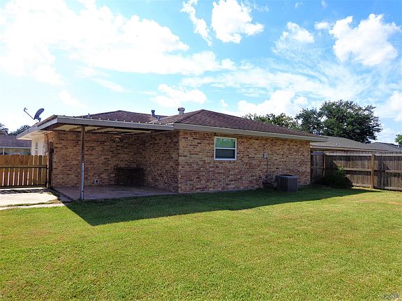4th image of 306 Cypress Village Dr