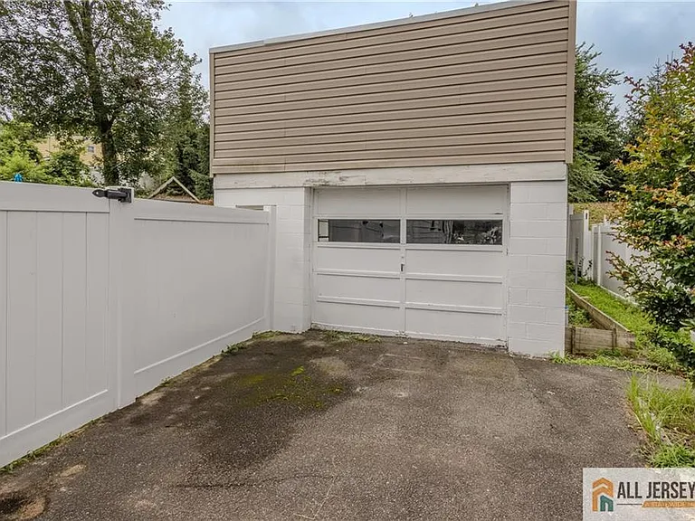 9 Haven Ter — Photo 29
