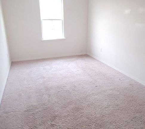 3rd image of 160 Tarracina Way