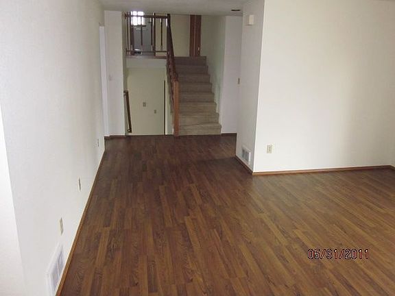 3rd image of 7008 62nd Pl NE