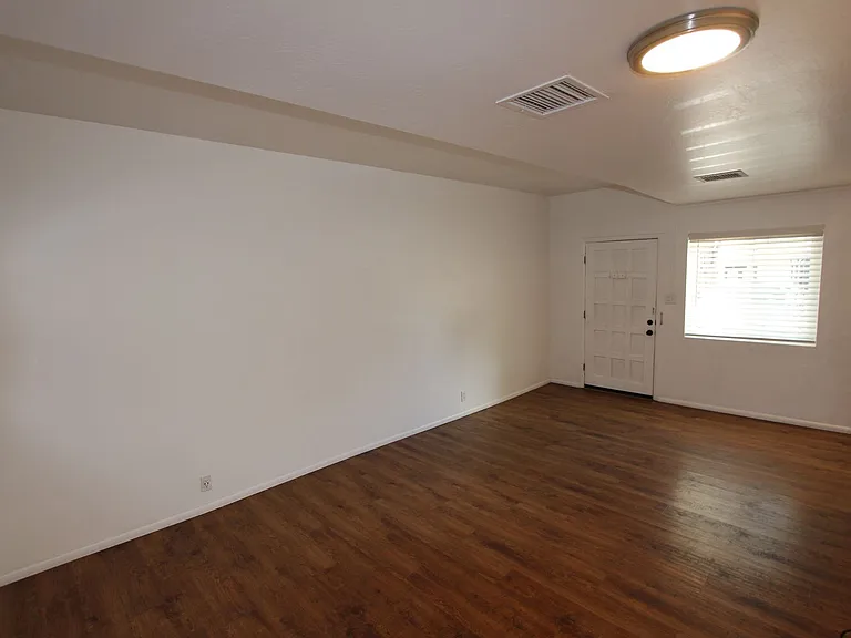 208 W Dale Ave — Photo 5