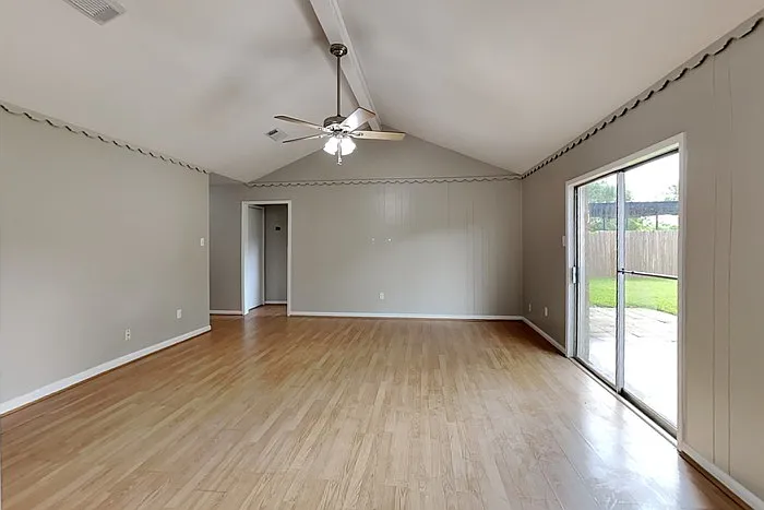 4313 Lariat Dr — Photo 4