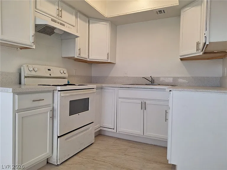 1446 Garden Cir #C — Photo 4
