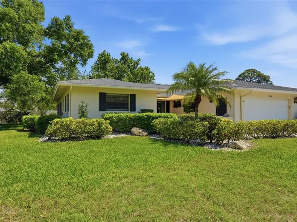 7101 Fairway Bend Cir, Sarasota, FL 34243