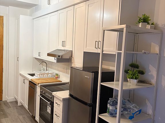 5th image of 155 Dalhousie St #538