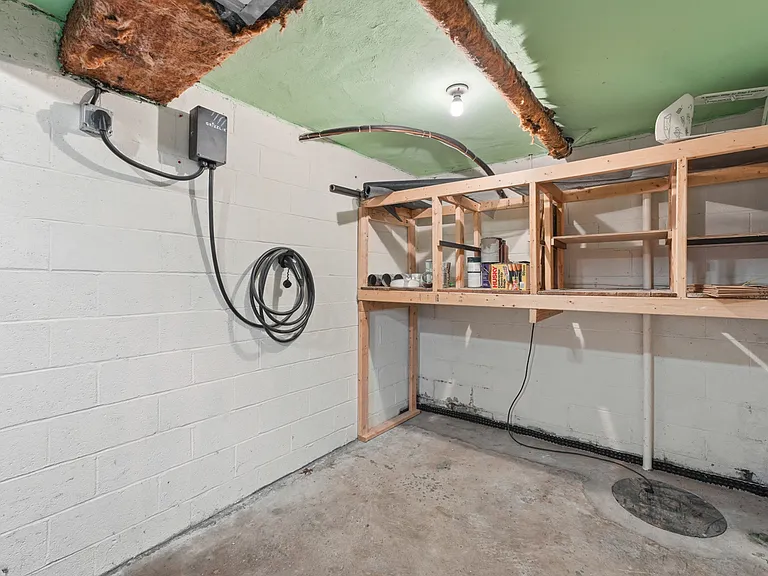 1419 Hawthorne St — Photo 16
