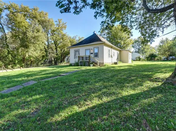 125 N Overton Ave, Independence, MO 64053