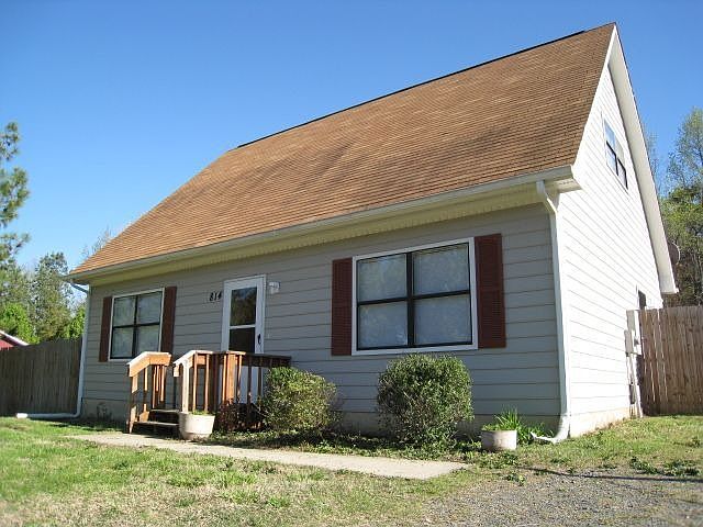 1st image of 814 Melanie St