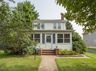 658 Madison Hill Rd, Clark, NJ 07066