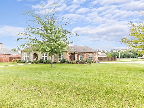 2nd image of 300 Deer Valley Ln