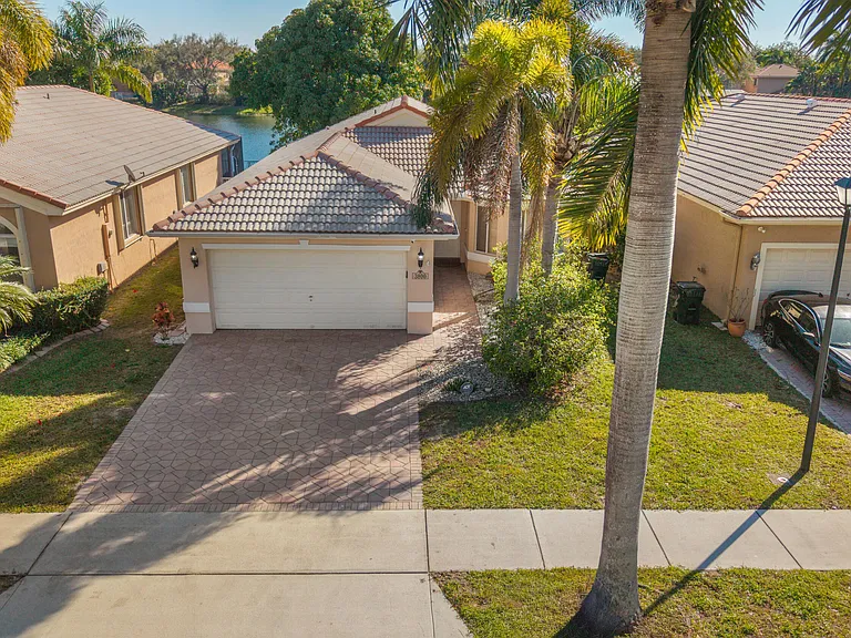 3800 Woodfield Dr — Photo 43