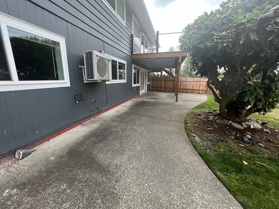 1st image of 11012 167th Ave SE #2