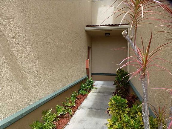 3rd image of 2549 Centergate Dr APT 203
