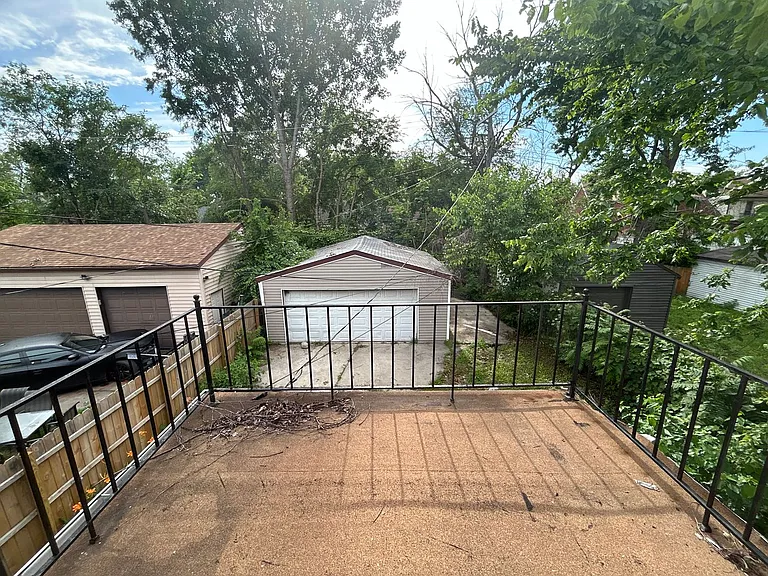 16575 Mendota St — Photo 28