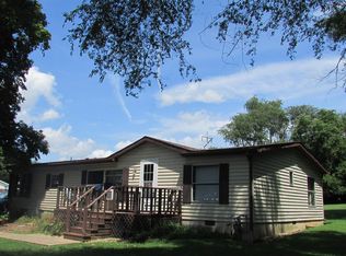 945 S 9th St, Mitchell, IN 47446