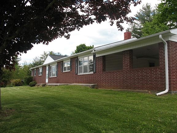 3rd image of 3004 Carrollton Pike