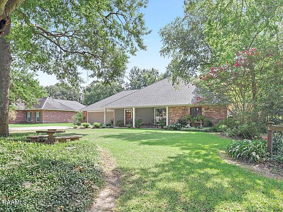 2nd image of 182 Wisteria Dr