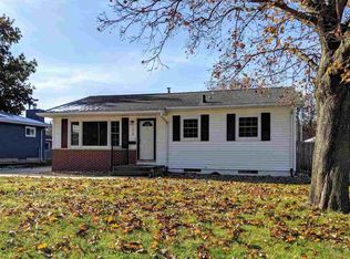 2219 Sunnyside Cir, Cedar Falls, IA 50613