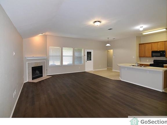 4th image of 4004 Plymouth Dr
