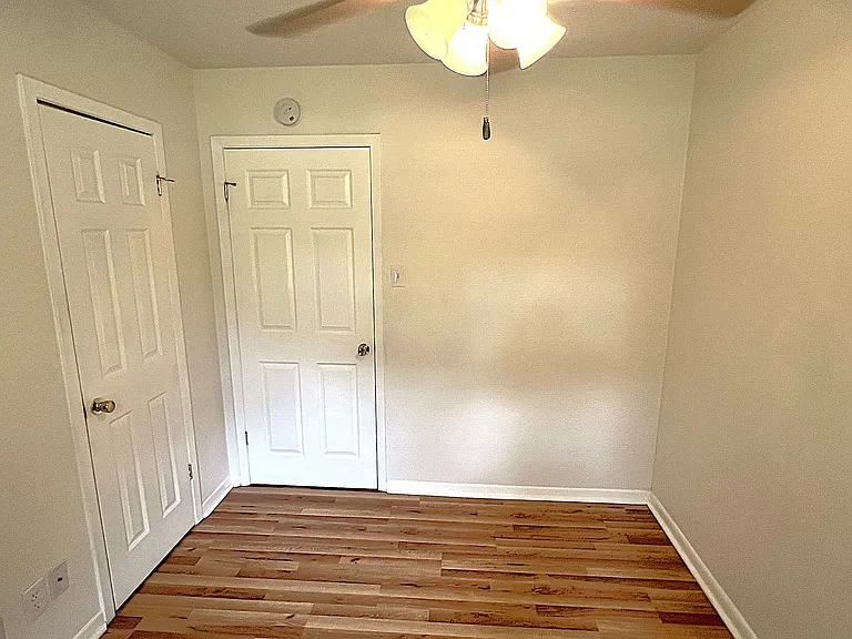 560 Beverly Dr — Photo 13