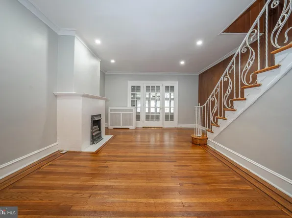 4614 Locust St, Philadelphia, PA 19139