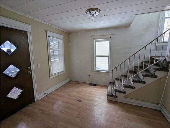 3rd image of 88 Monica St