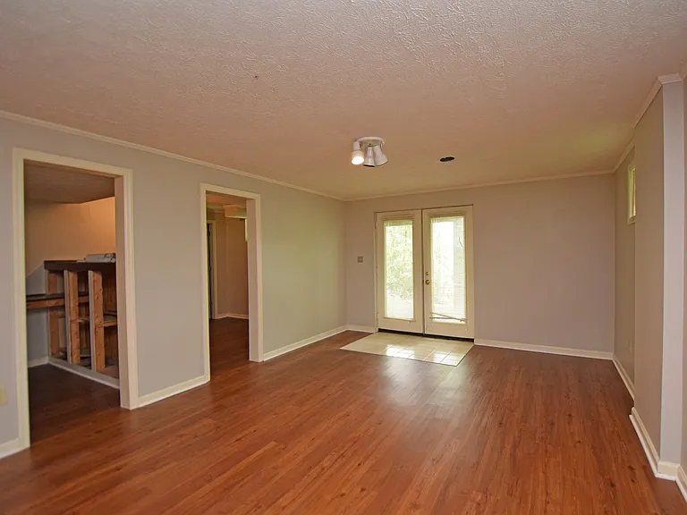 6490 Glenarbor Dr — Photo 32
