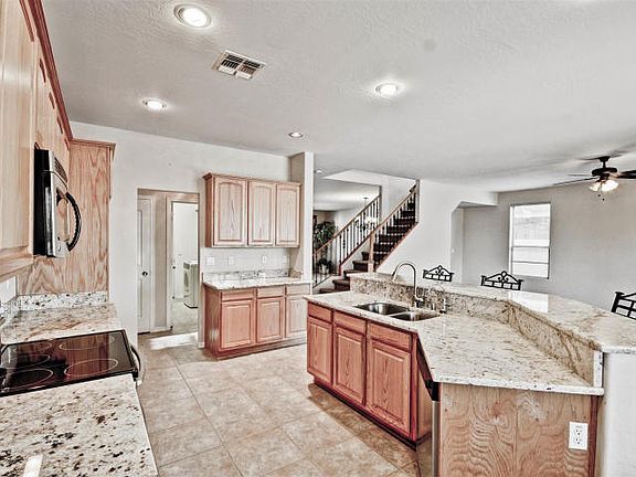 3rd image of 2853 E Birchwood Pl