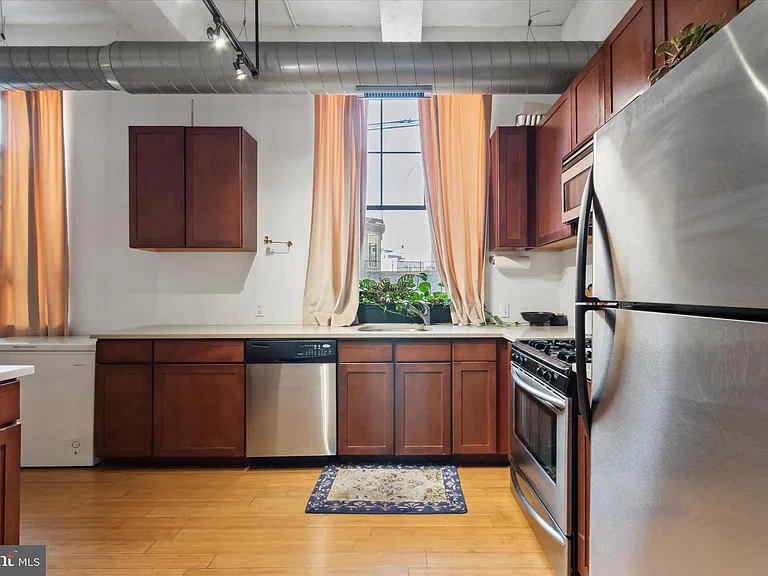 1637 Poplar St #N1 — Photo 11