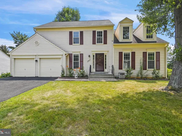 20813 Aspenwood Ln, Montgomery Village, MD 20886