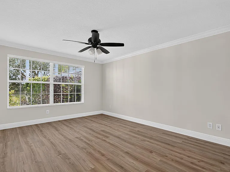 3546 SE Glacier Ter — Photo 27