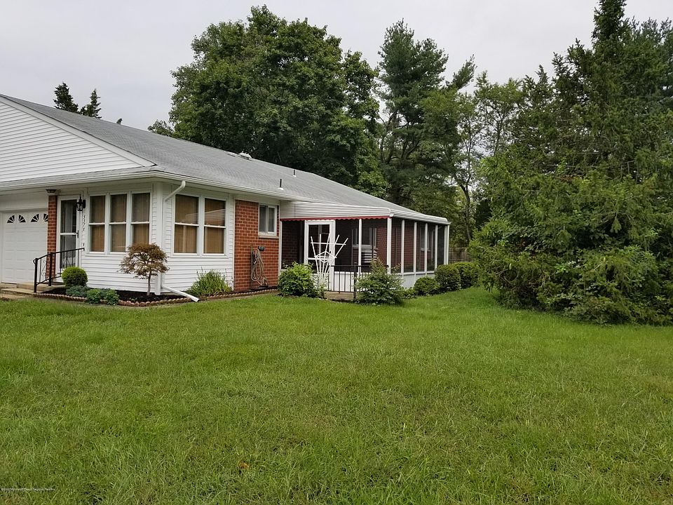 1st image of 537B Lilac Ln