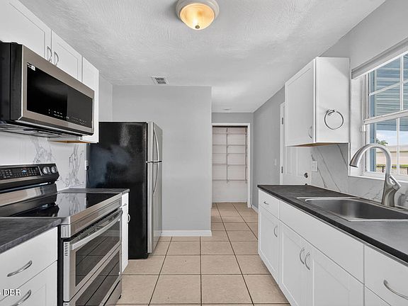 5th image of 736 S Caroline St