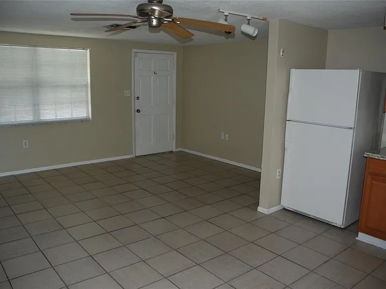 1624 Springdale Dr — Photo 22