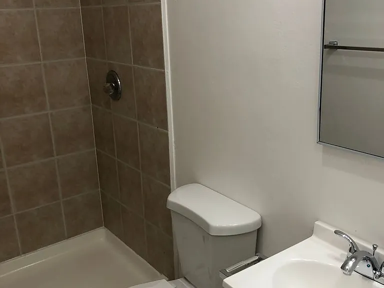 650 Linden Ave — Photo 22