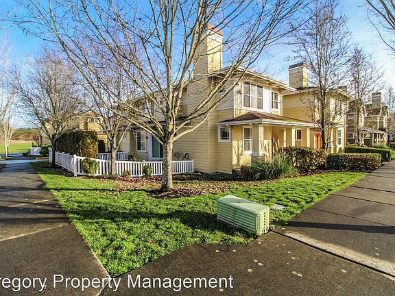 2nd image of 18932 NE 67th Way Unit 101