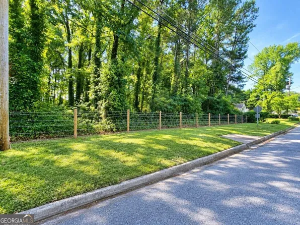 1680 Rose Garden Ln, Loganville, GA 30052