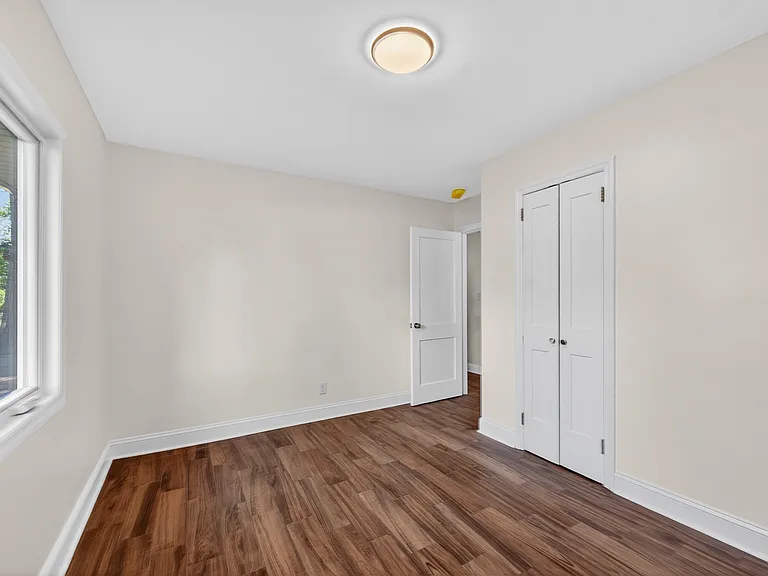 101 Sheldon St — Photo 12
