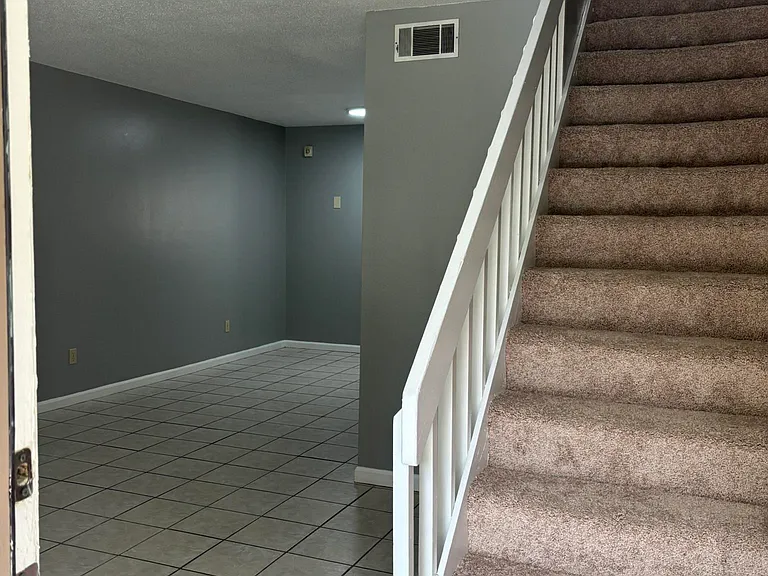 1018 Crossing Brook Way — Photo 2