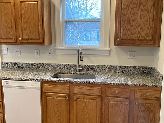 4th image of 3006 Indianola Ave