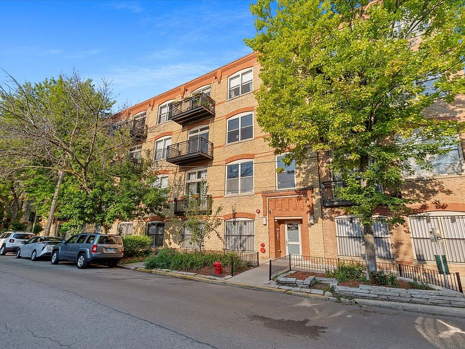 1st image of 1740 N Maplewood Ave #311A